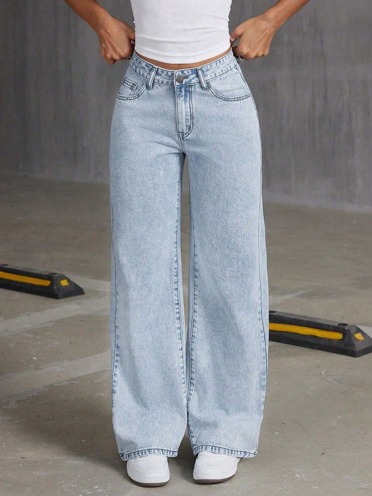 Teen Girl'S Loose Fit Versatile Bow Embroidered Straight Leg Denim Jeans Solid Color